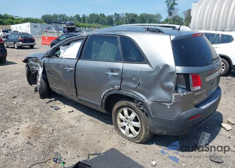 2013 Kia Sorento Lx z USA, uszkodzony, nr VIN 5XYKTCA61DG332579